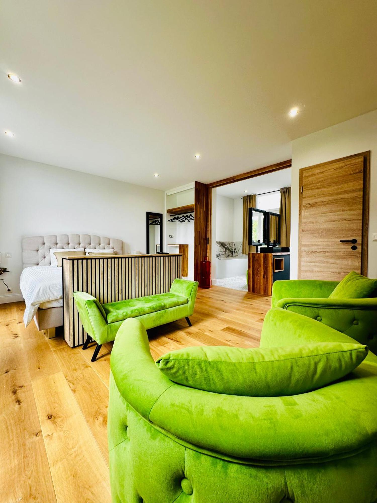 Suite De Luxe Au Chateau 105 Tinlot 外观 照片